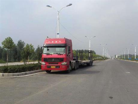 設(shè)備運輸爬梯車